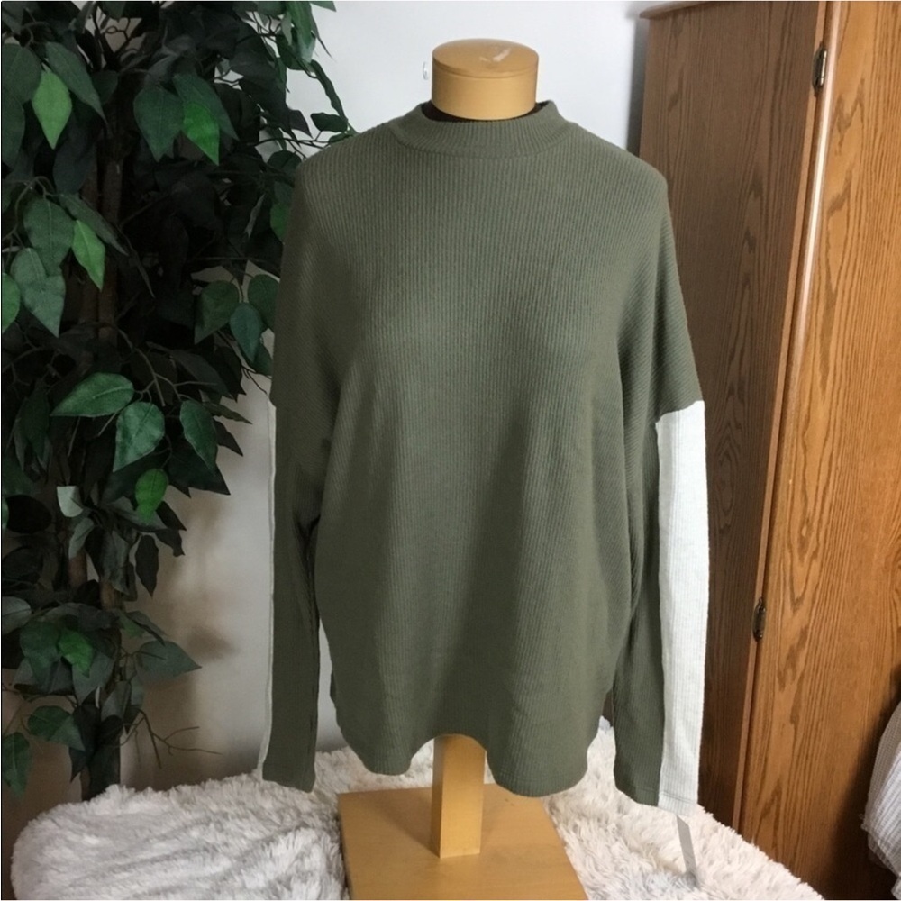 Apt 9 mock neck two tone long sleeve pullover Woman’s size XXL lightweight
